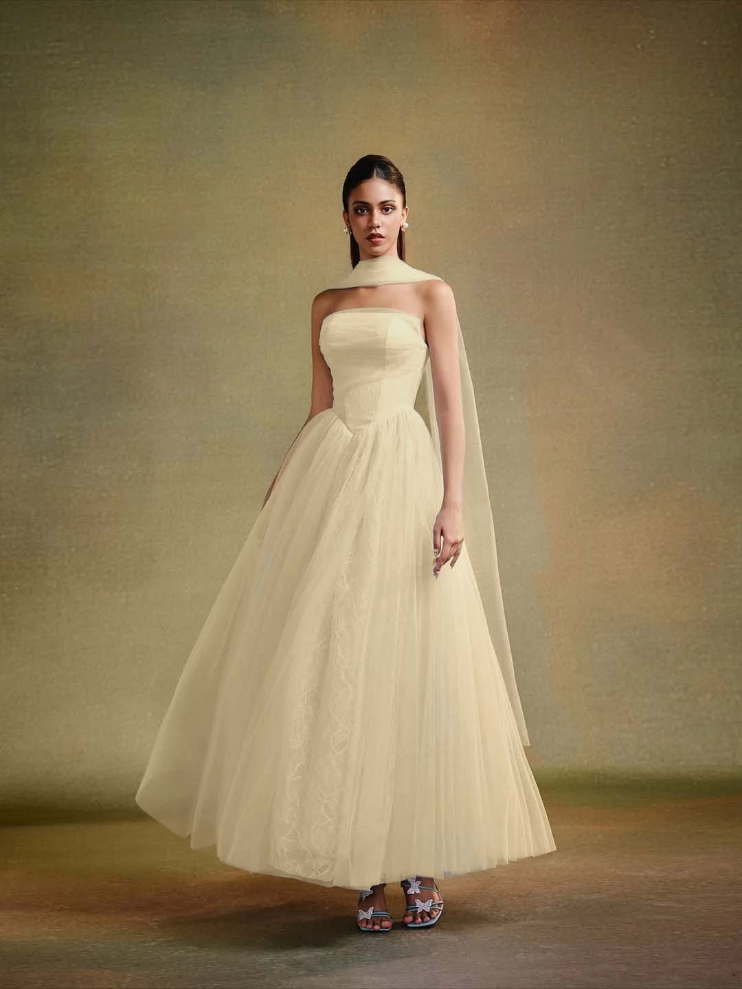 Tulle Strapless Sleeveless Long A-Line Prom Dress With Pleated And Ruffles YK0659