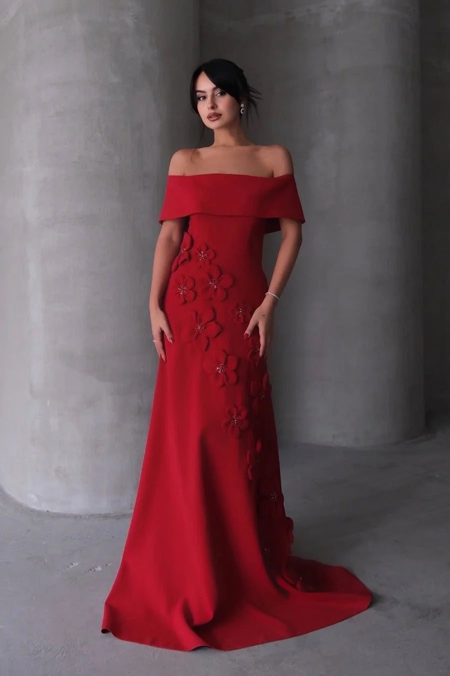 Cocoslly Off-The-Shoulder Strapless Sleeveless Long Mermaid Prom Dress With Flowers Appliqués | Red Satin ZA0194