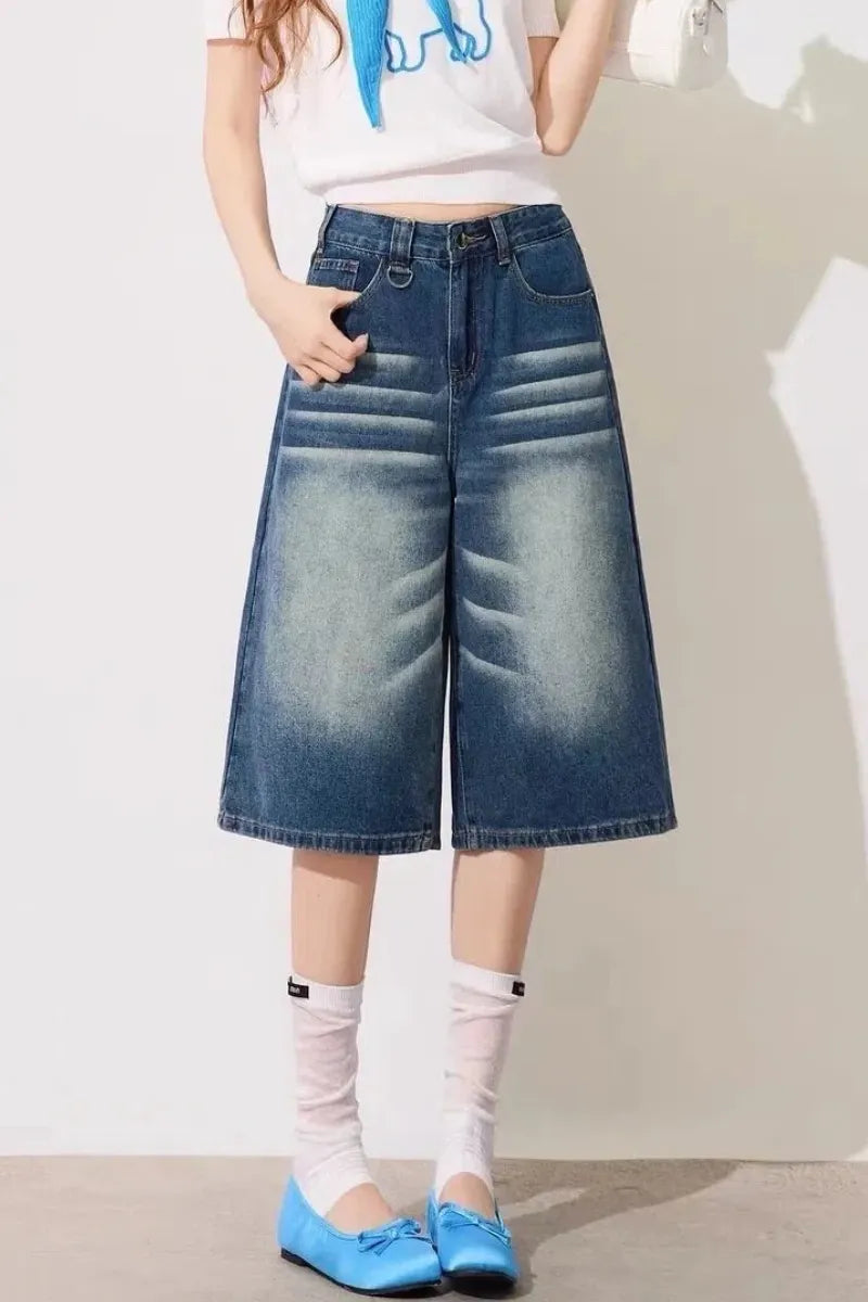 High-waisted wide-leg cropped jeans with a washed gradient effect