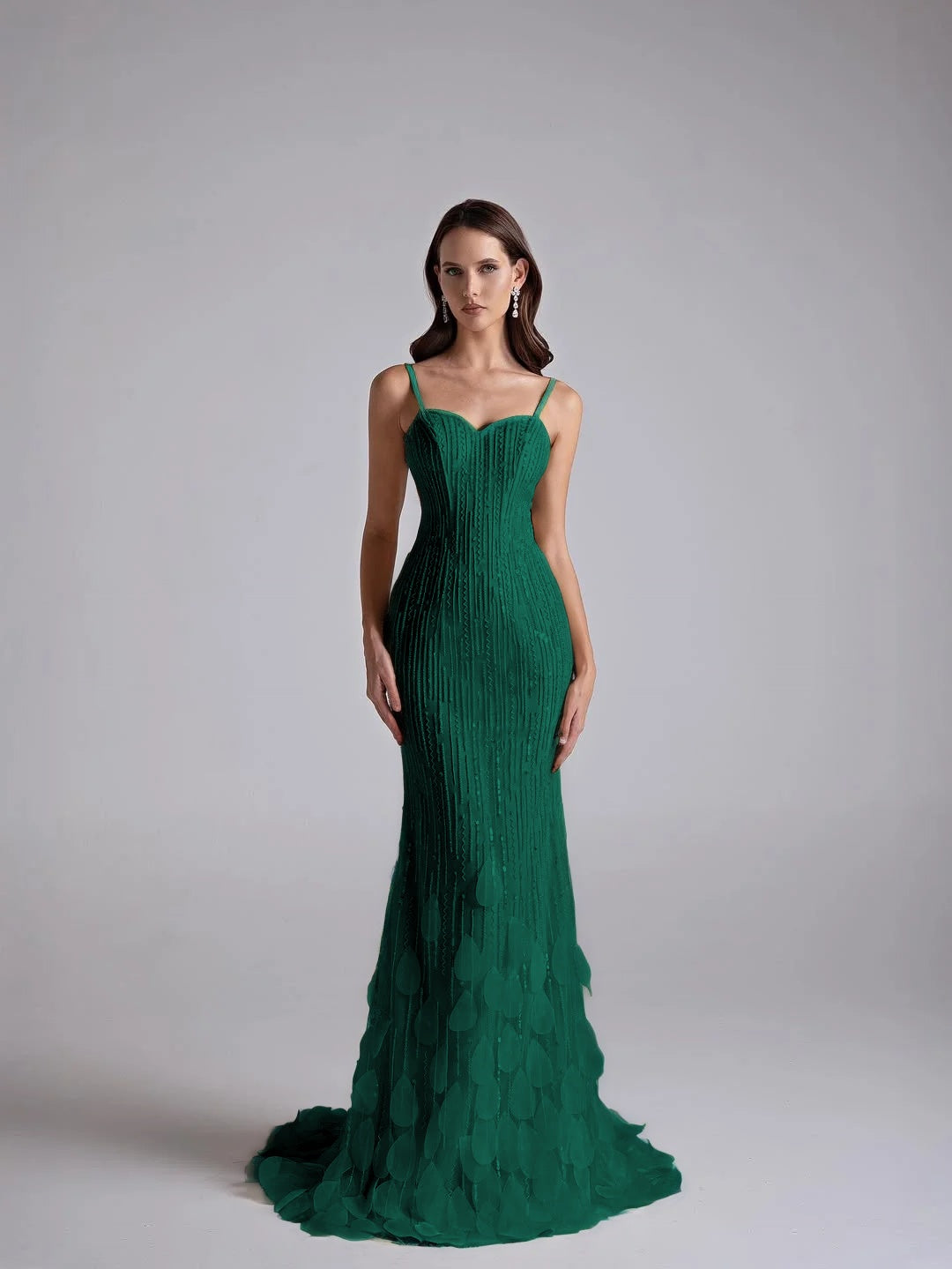 Tulle Sweetheart Spaghetti Straps Sleeveless Long Mermaid Prom Dress With Petals And Sequins YK0668