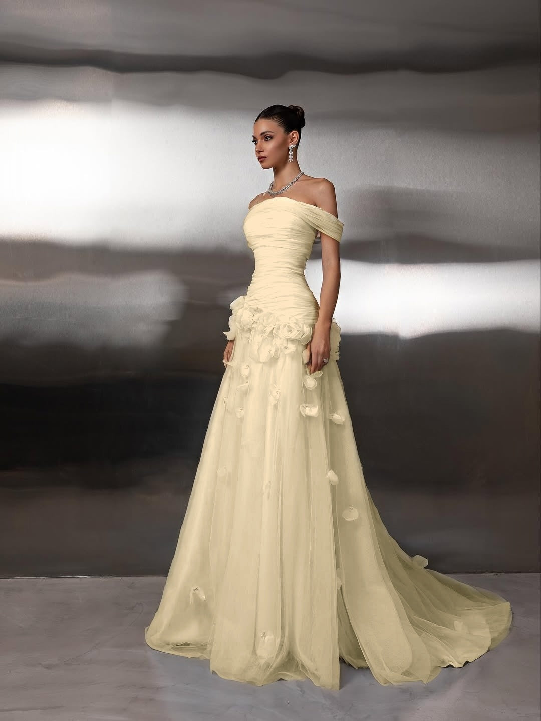 Cocoslly Off-The-Shoulder Strapless Sleeveless Long Pleated A-Line Prom Dress With Flower Appliqués | Light Blue Tulle ZA0285