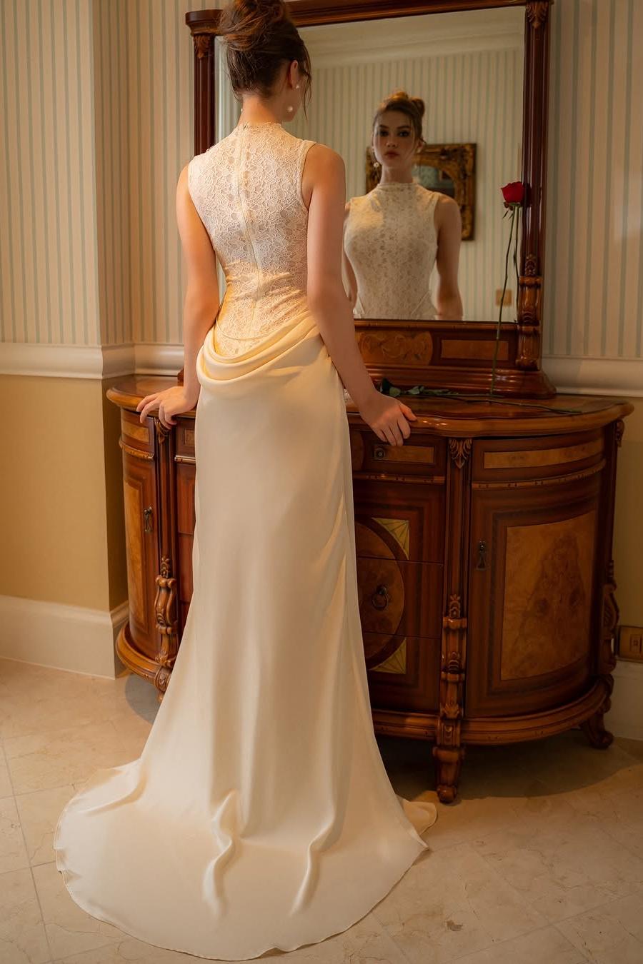 Cocoslly High Neck Sleeveless Mermaid Prom Dress With Lace Embroidery