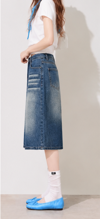 High-waisted wide-leg cropped jeans with a washed gradient effect