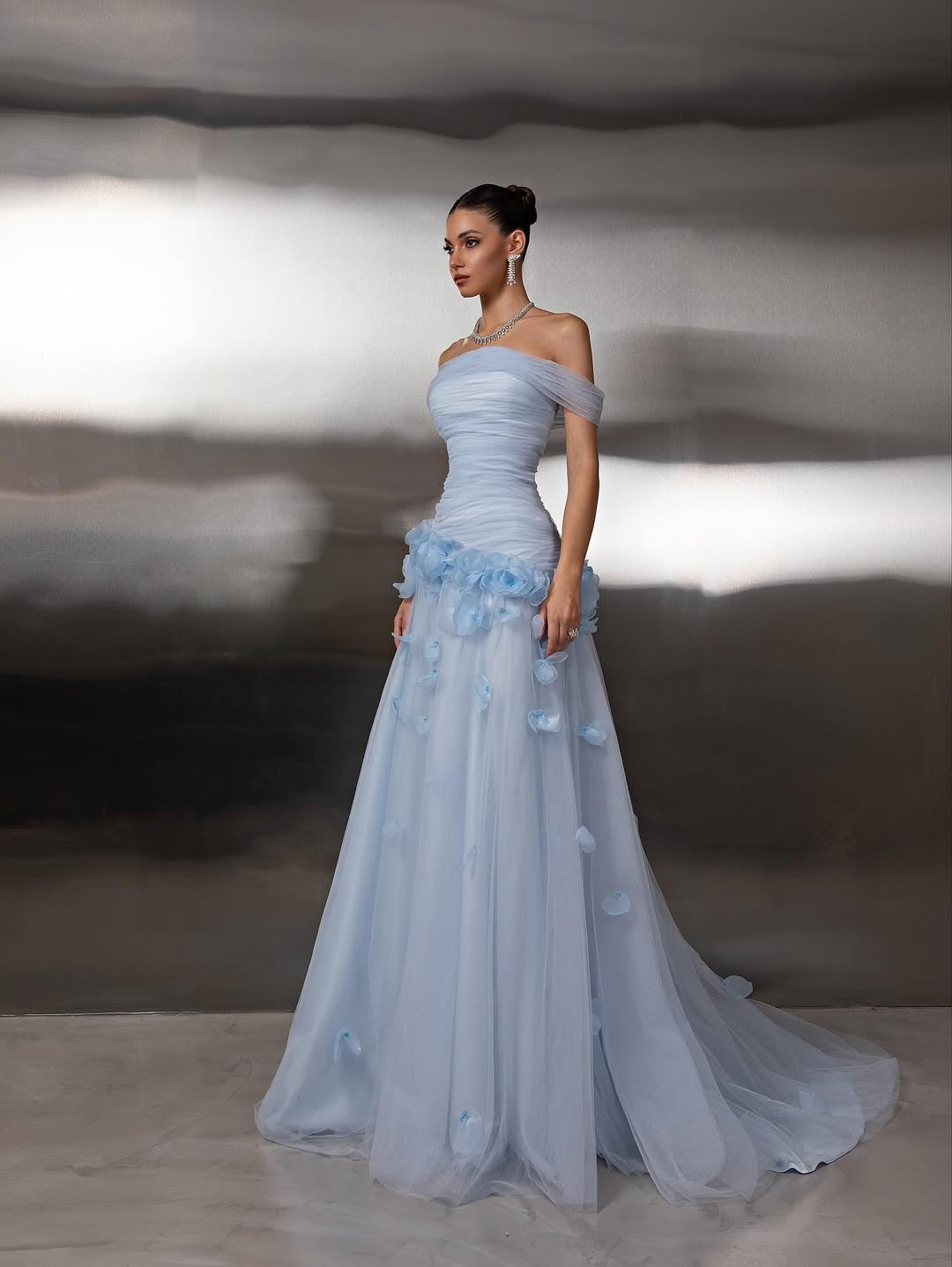 Cocoslly Off-The-Shoulder Strapless Sleeveless Long Pleated A-Line Prom Dress With Flower Appliqués | Light Blue Tulle ZA0285