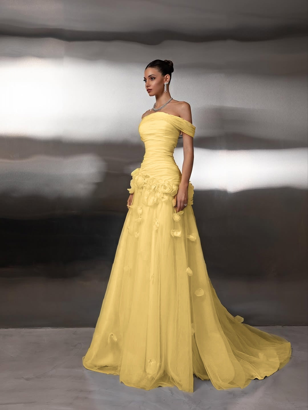 Cocoslly Off-The-Shoulder Strapless Sleeveless Long Pleated A-Line Prom Dress With Flower Appliqués | Light Blue Tulle ZA0285