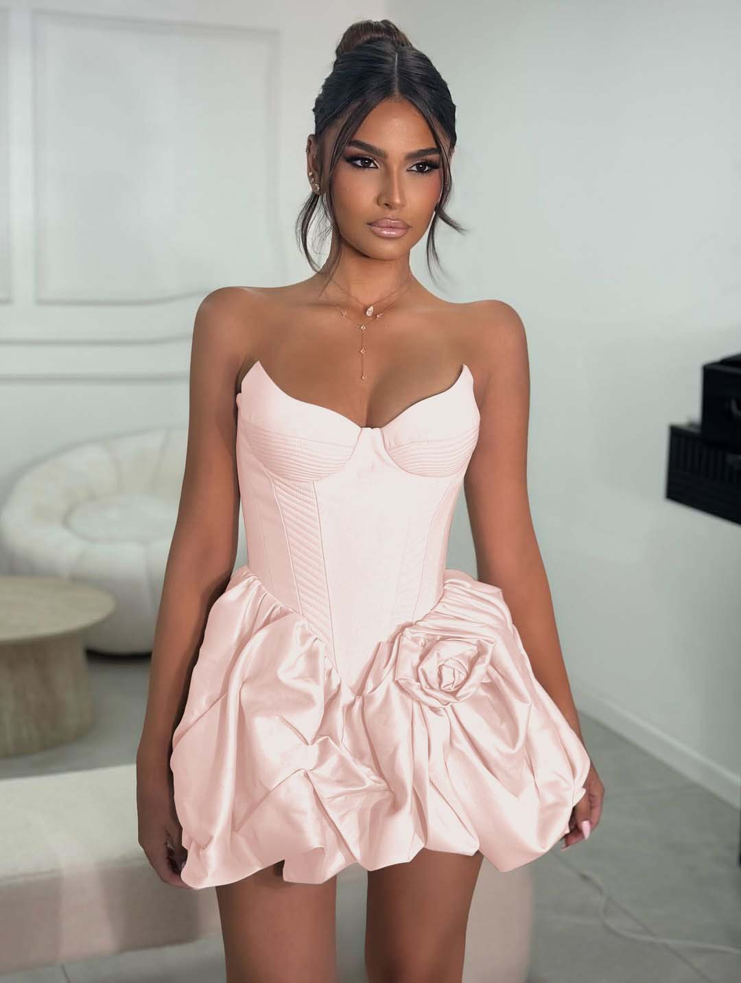 Cocoslly Strapless Sleeveless Short A-Line Pleated Prom Dress With Ruffles And Flower | Light Champage Satin ZA0278