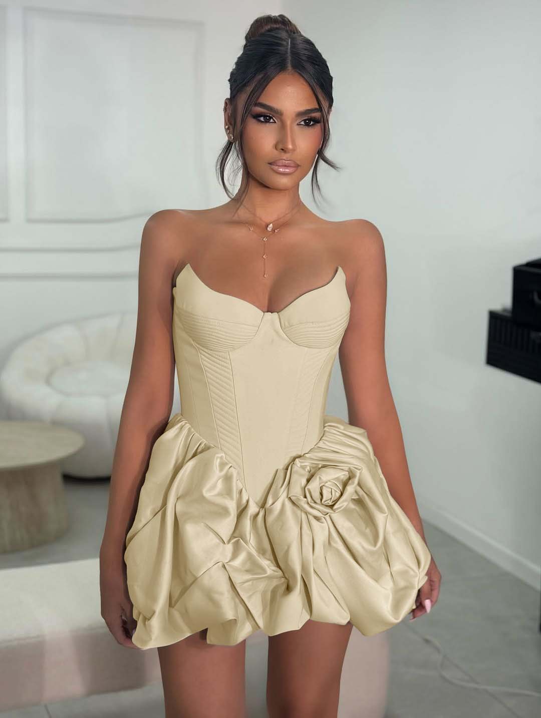 Cocoslly Strapless Sleeveless Short A-Line Pleated Prom Dress With Ruffles And Flower | Light Champage Satin ZA0278