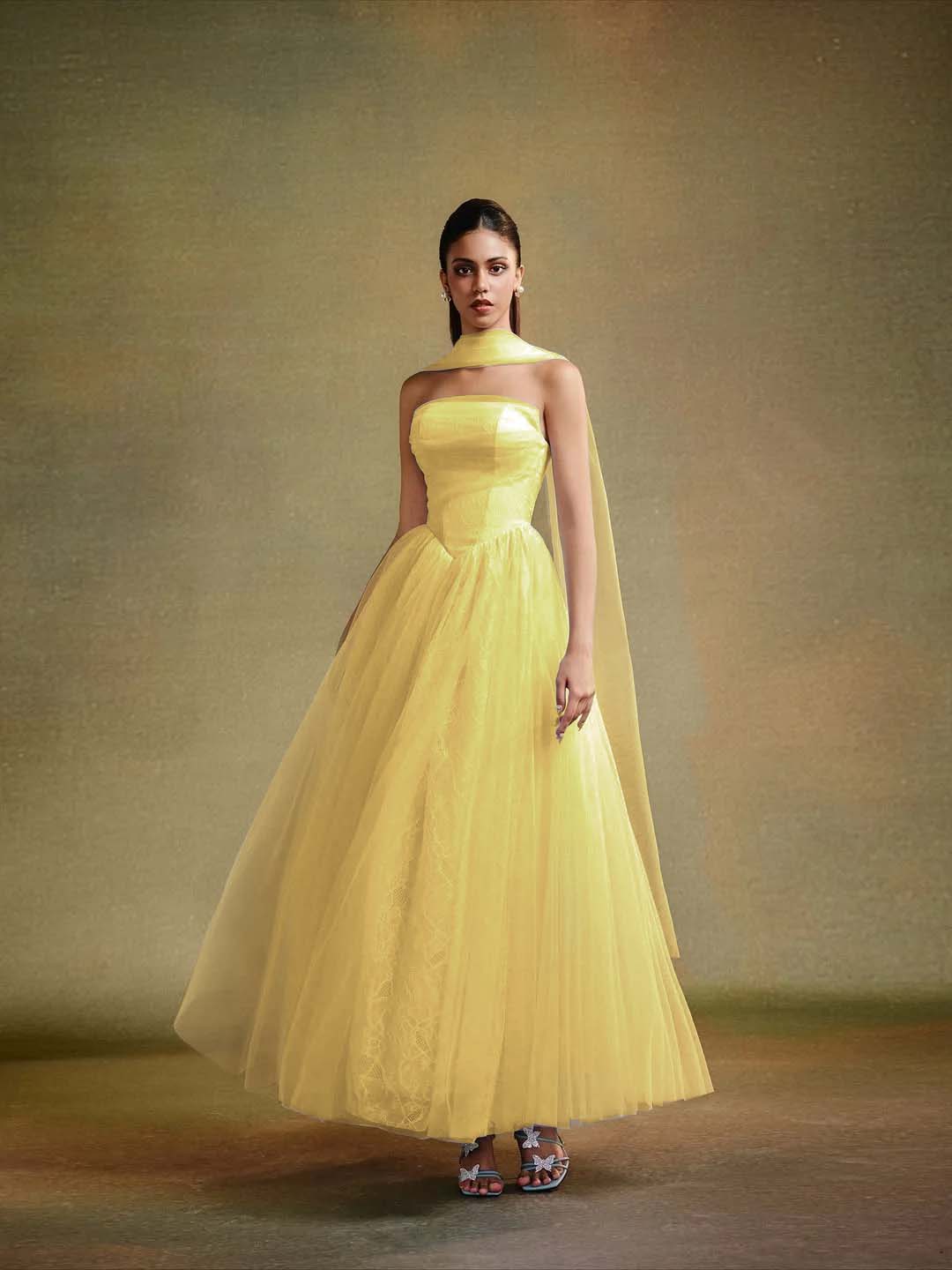 Tulle Strapless Sleeveless Long A-Line Prom Dress With Pleated And Ruffles YK0659
