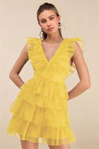 Cocoslly V-Neck Wide Straps Sleeveless Short A-Line Pleated Prom Dress With Ruffles | Black Tulle ZA0212