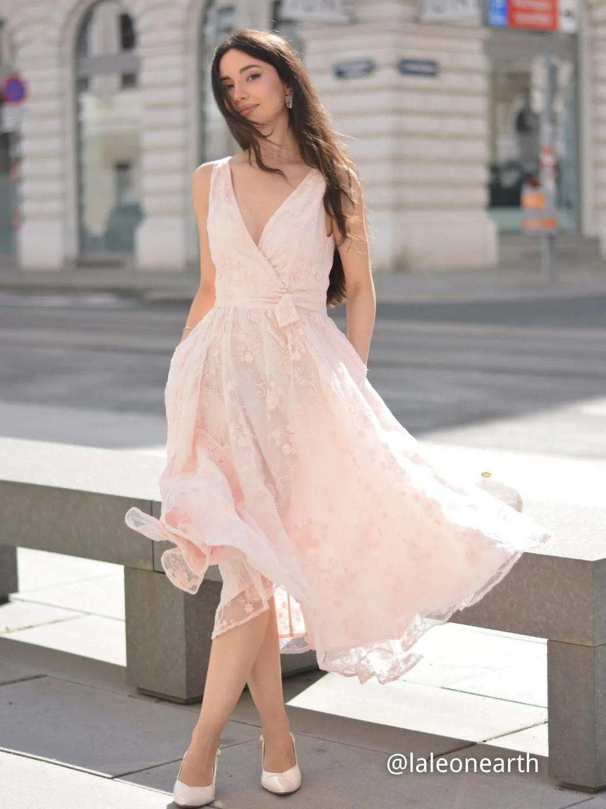 Light Pink Bow Embroidery Classic V Neck Sleeveless A-Line Midi Dress With Pockets