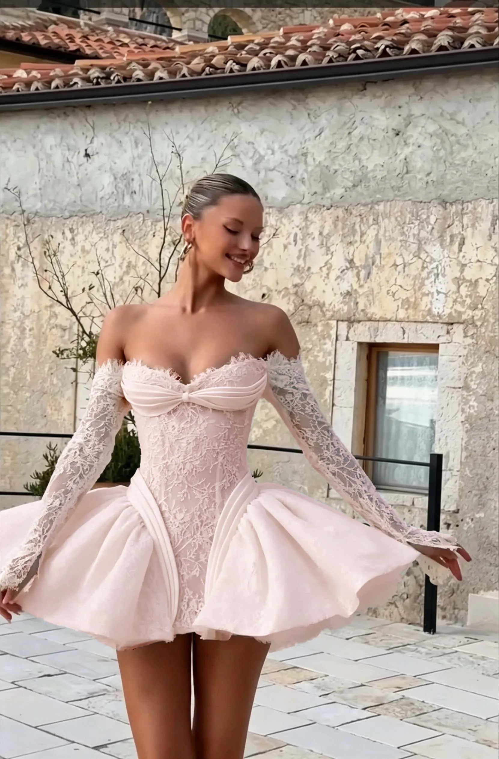 Cocoslly Strapless Long Sleeves Short Prom Dress With Appliques And Pleated | Daffodil Lace YQ0138