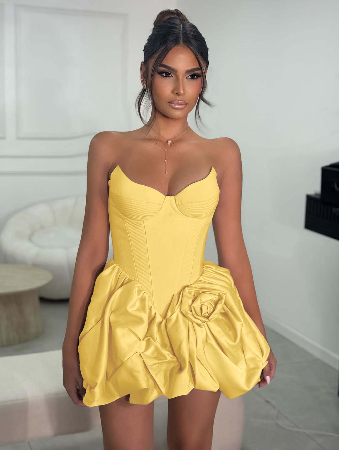 Cocoslly Strapless Sleeveless Short A-Line Pleated Prom Dress With Ruffles And Flower | Light Champage Satin ZA0278
