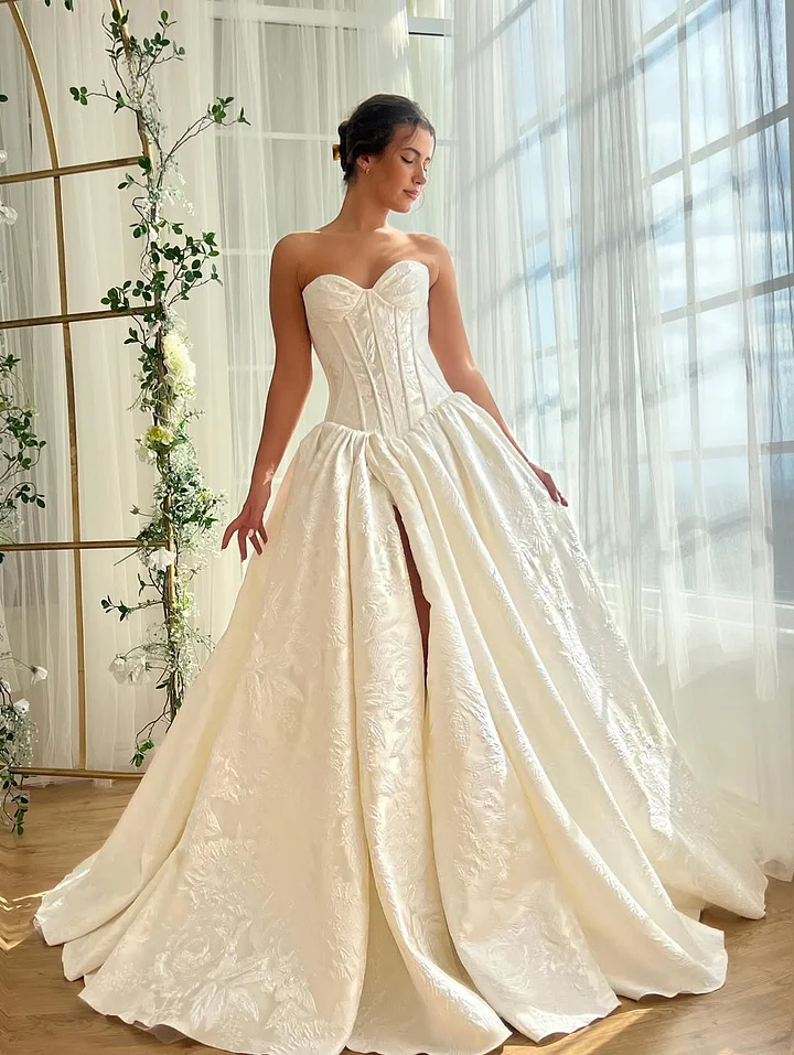 Satin V-Neck Strapless Sleeveless Long A-Line Prom Dress With Split And Pleated YK0614