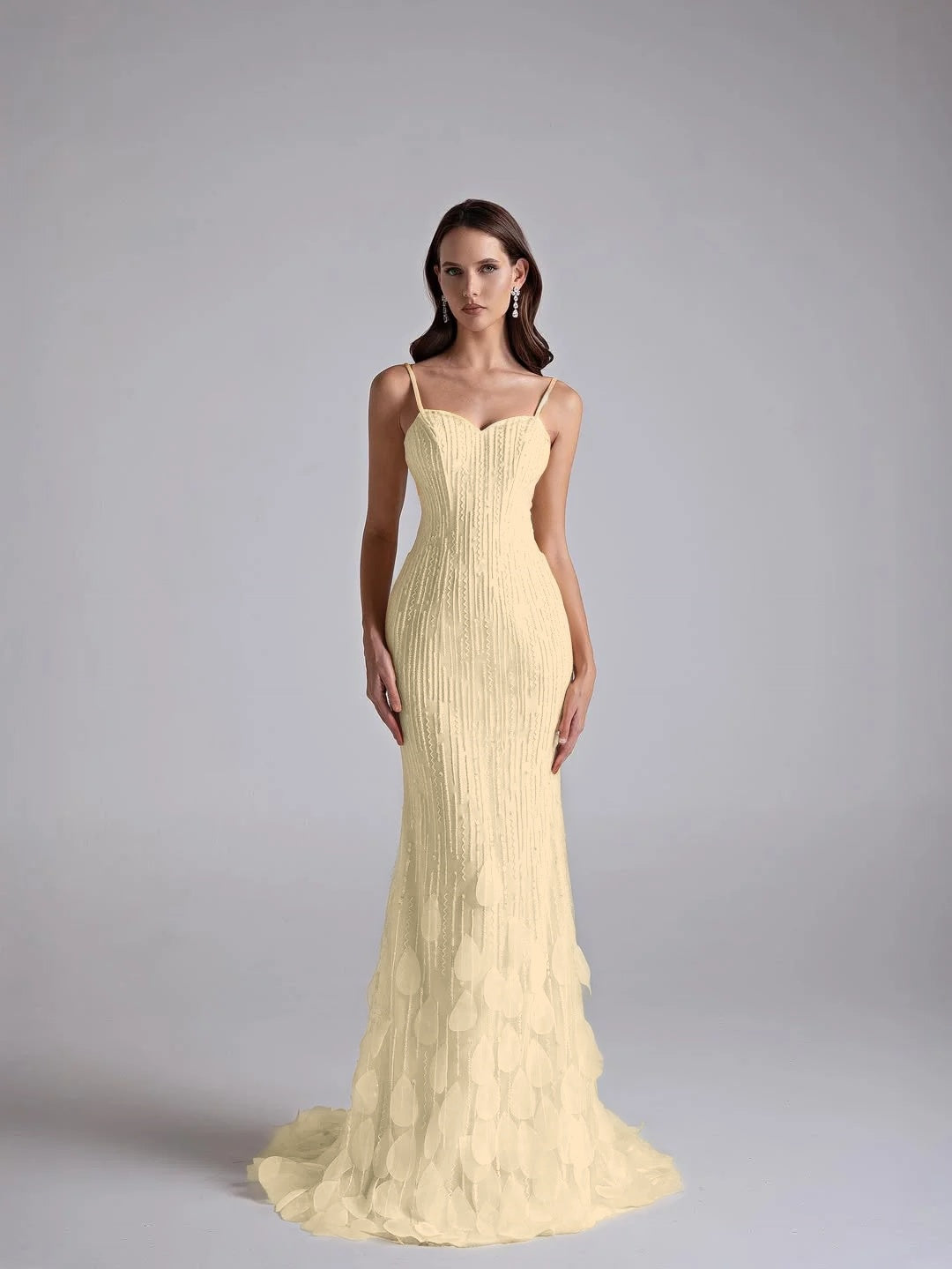 Tulle Sweetheart Spaghetti Straps Sleeveless Long Mermaid Prom Dress With Petals And Sequins YK0668