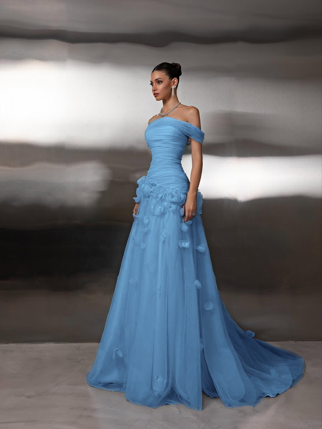 Cocoslly Off-The-Shoulder Strapless Sleeveless Long Pleated A-Line Prom Dress With Flower Appliqués | Light Blue Tulle ZA0285