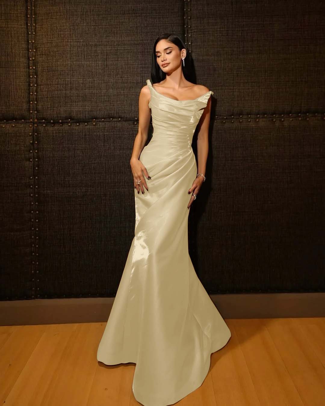 Shining Wide Shoulder Straps Sleeveless Long Mermaid Prom Dress With Pleated YK0715