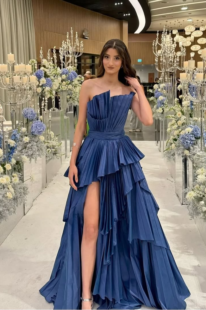 Charming Strapless Sleeveless Long Split Prom Dress With Pleated MS0456