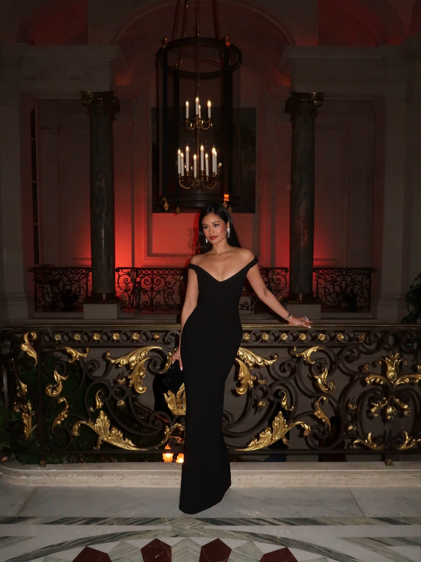 Cocoslly Off-The-Shoulder V-Neck Sleeveless Long Mermaid Prom Dress | Black Satin CO0061