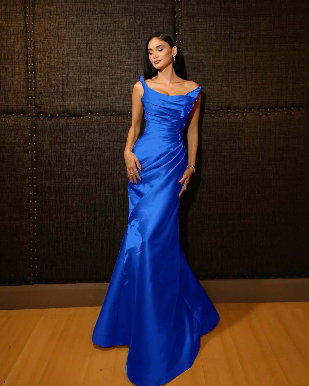 Shining Wide Shoulder Straps Sleeveless Long Mermaid Prom Dress With Pleated YK0715