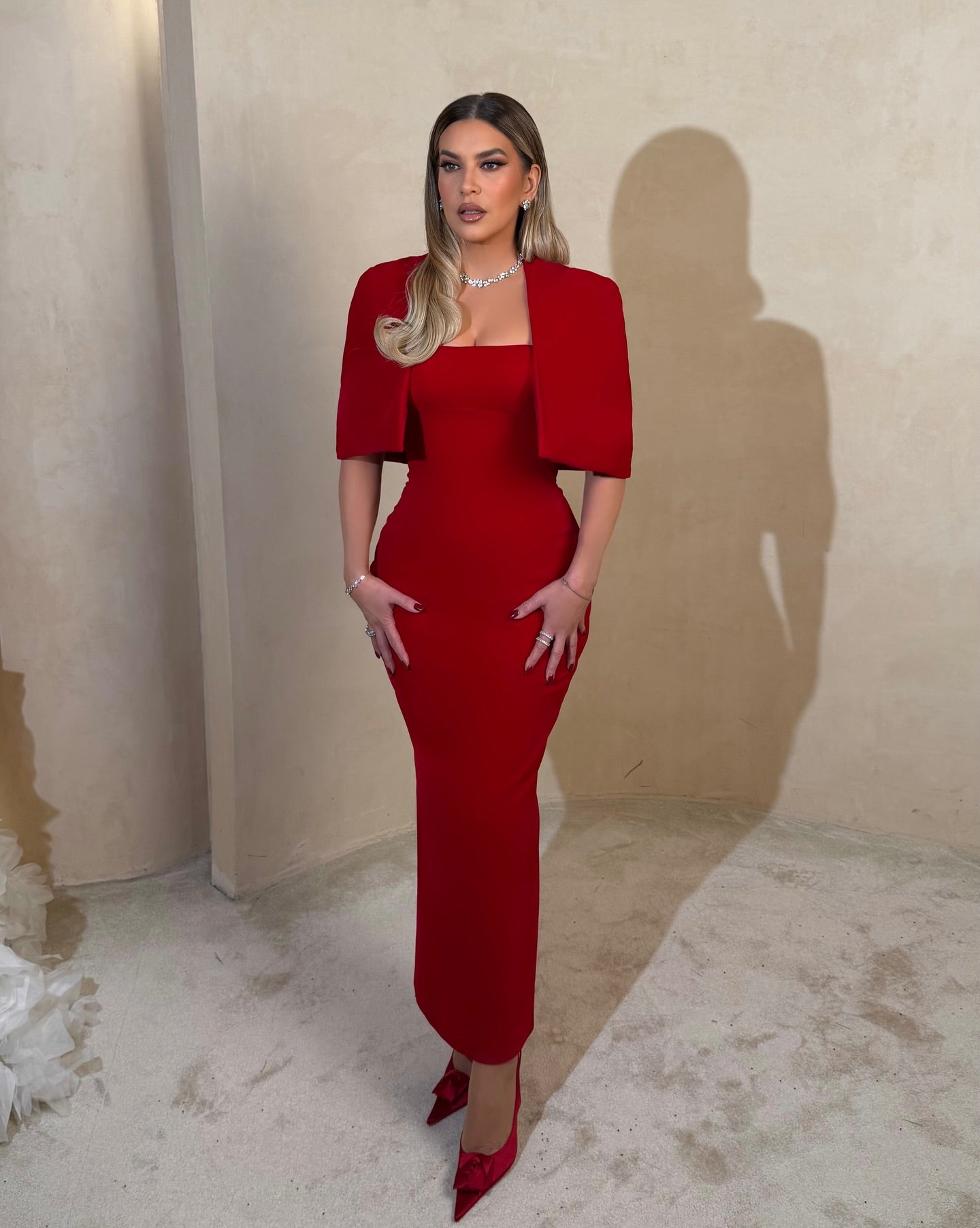 Cocoslly Square Neck Sleeveless High Waist Long Mermaid Prom Dress With Cape | Red Satin CO0042