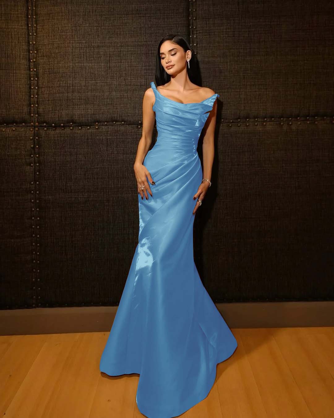Shining Wide Shoulder Straps Sleeveless Long Mermaid Prom Dress With Pleated YK0715